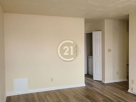 4th image of 7941 Redmon Rd #B