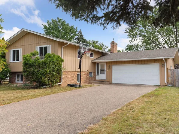 5217 Brookdale Dr N, Brooklyn Park, MN 55443