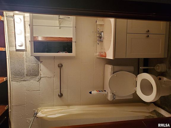 5th image of 707 Taffee St