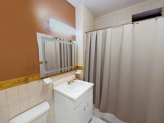 4th image of 133 W 140th St #56
