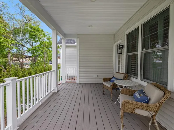 124 Oak St, South Kingstown, RI 02879
