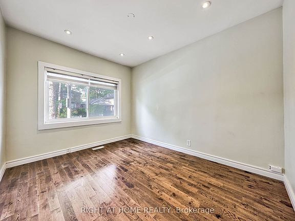 5th image of 243 Coleridge Ave