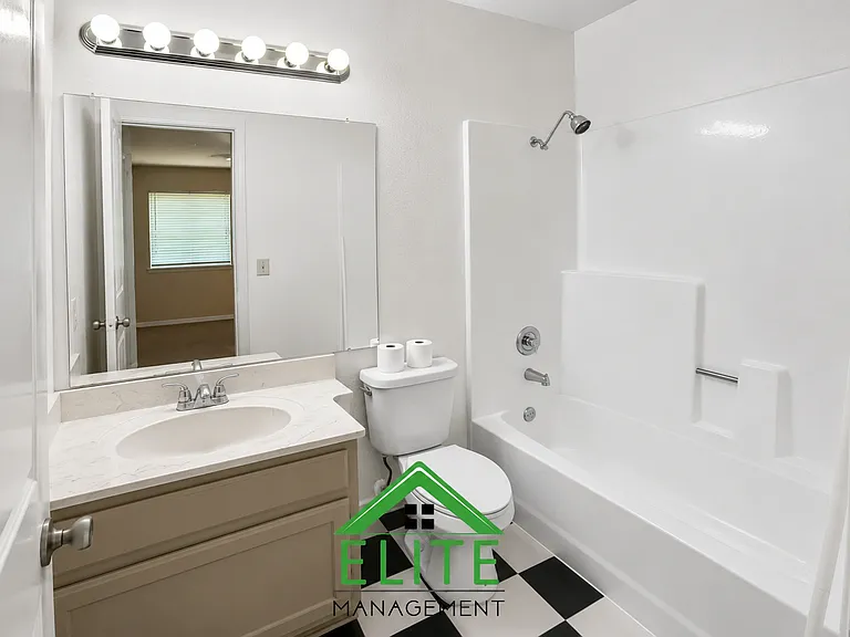 2901 Davenport Way — Photo 10