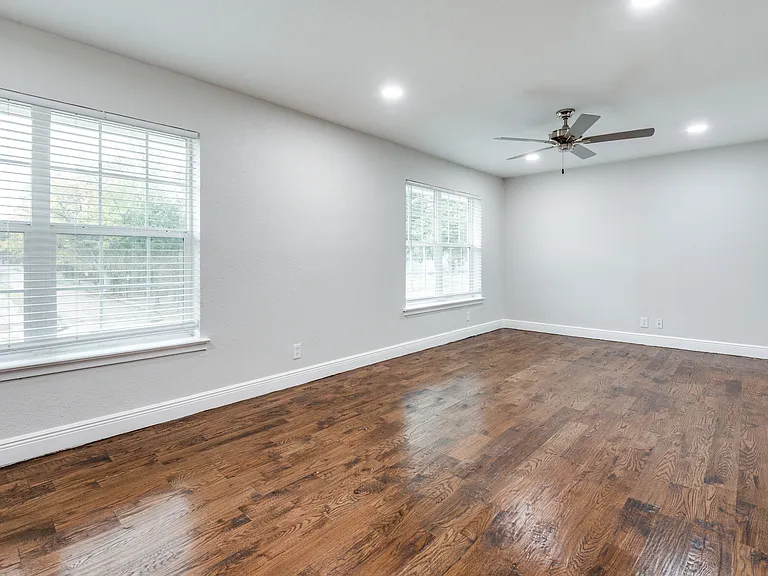 5444 Gaston Ave #202 — Photo 8