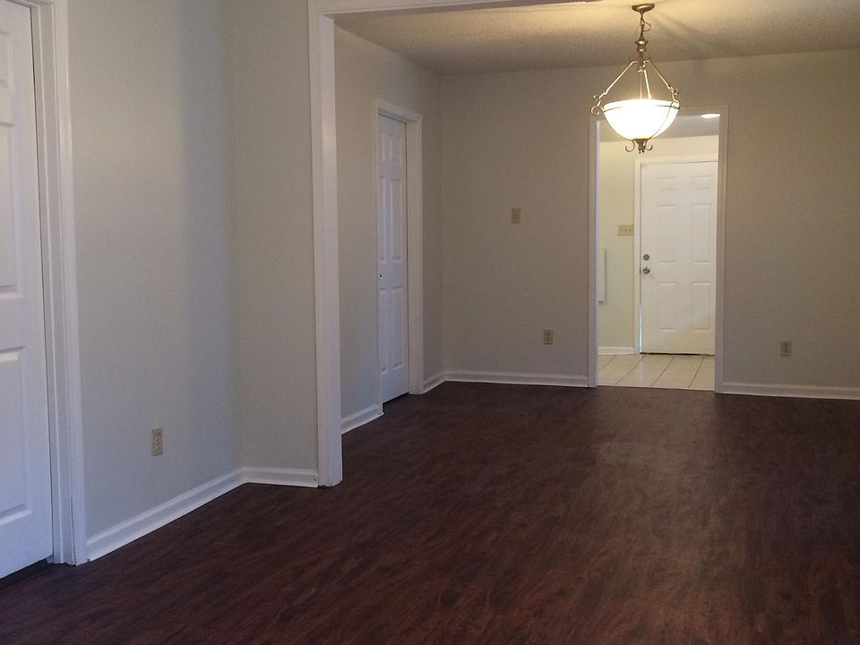 Living/dining room