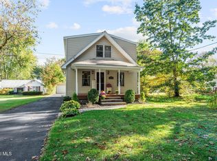 226 Hetcheltown Rd, Schenectady, NY 12302