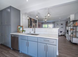 2625 W Dunwood Rd, Glendale, WI 53209