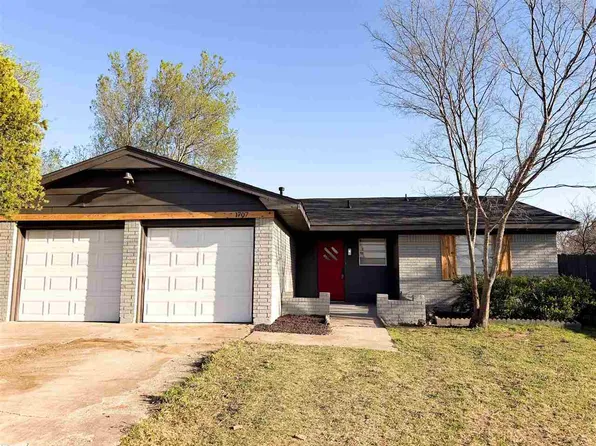 1707 NW 49th St, Lawton, OK 73505