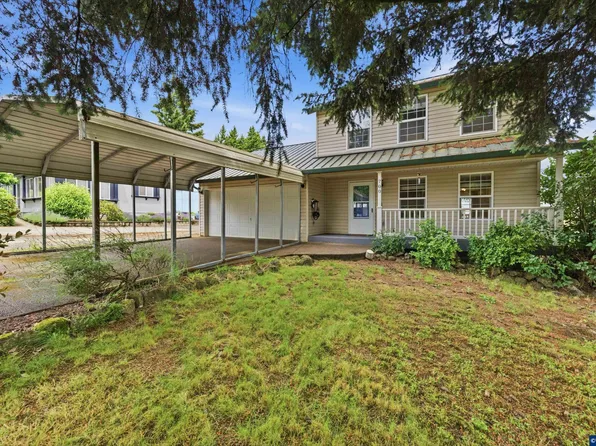 700 NW Willamina Dr, Willamina, OR 97396