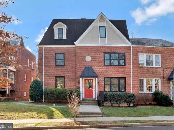 3918 W St NW APT 3, Washington, DC 20007