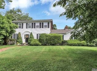 7 Gaul Rd N, Setauket, NY 11733
