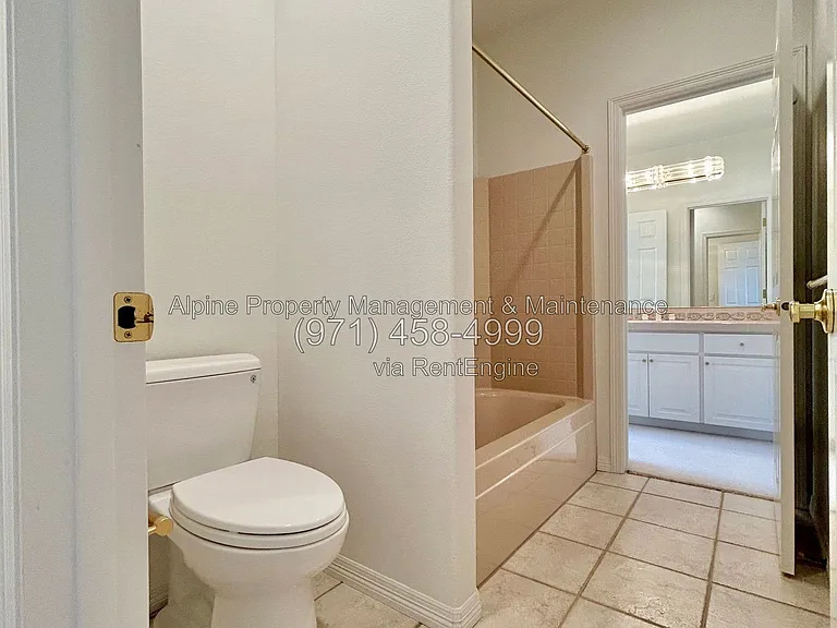 820 NW Pebble Beach Way — Photo 36