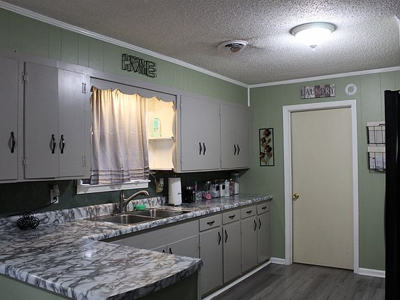 5th image of 1660 Garland Dr