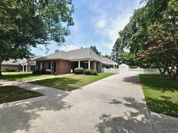 207 Hawthorne Dr, Houma, LA 70360