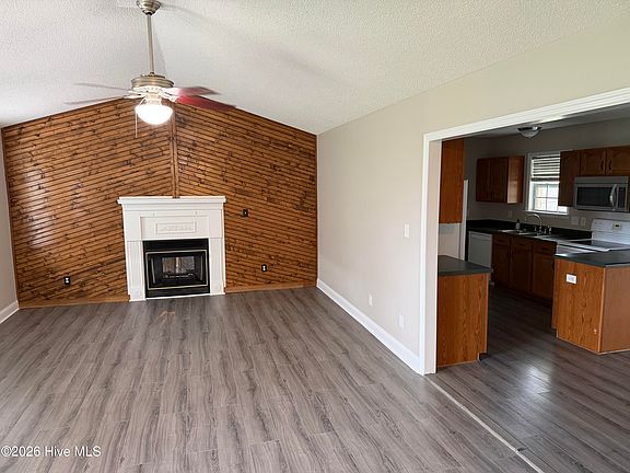 2nd image of 136 Annie Road