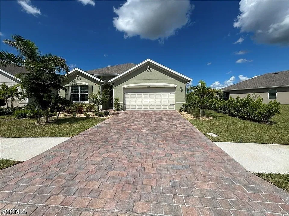 20419 Camino Torcido Loop