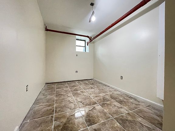3rd image of 915 43rd St APT 1