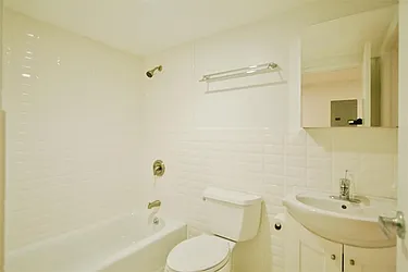 Rented by R New York