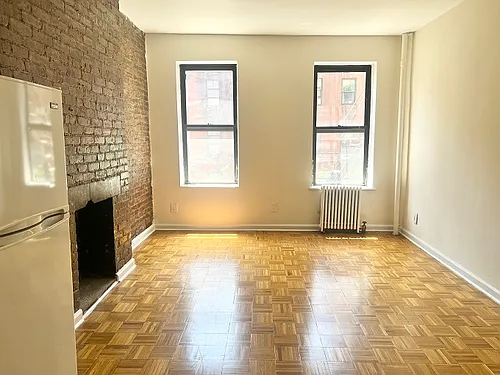 327 E 54th St #3A Photo 1