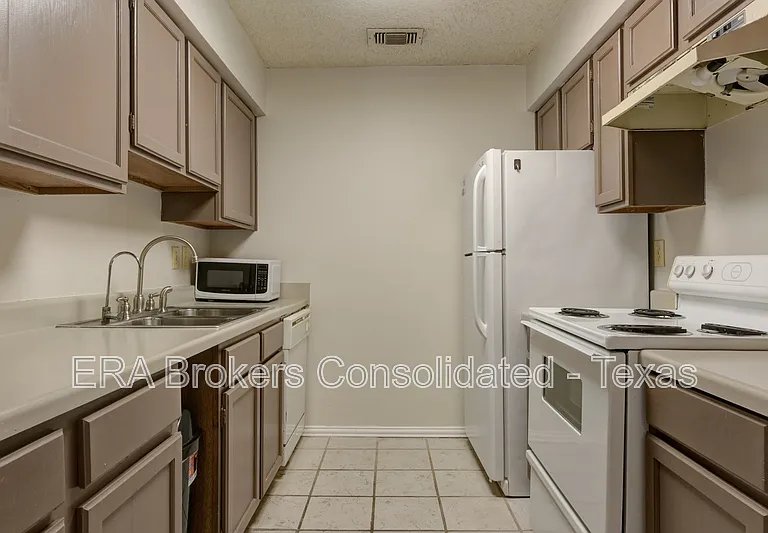 4119 Medical Dr #304F — Photo 7