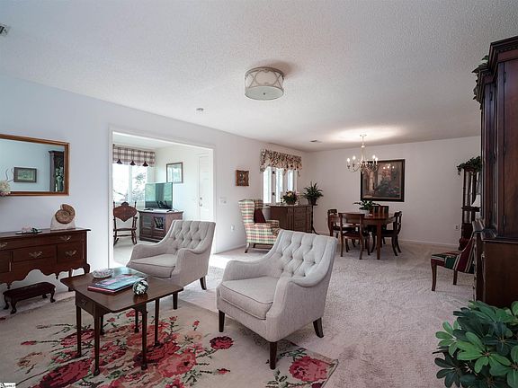 4th image of 216 Creek Forest Dr
