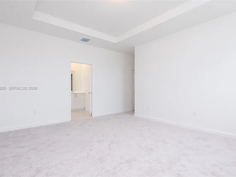 2631 SE 8th Ct #2631 — Photo 24