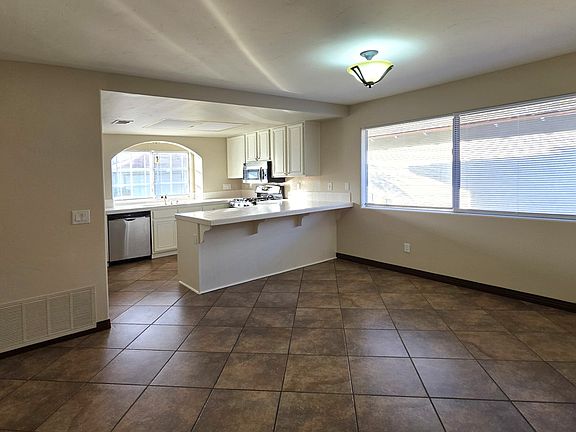 4th image of 1224 Saint Helene Ct