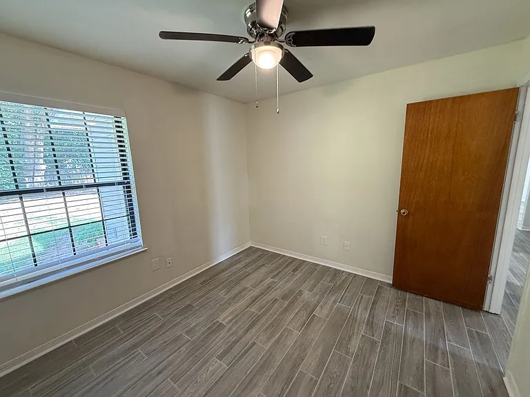 1035 Peakview Dr — Photo 11