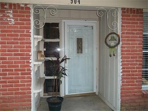 2nd image of 904 Glenda Dr
