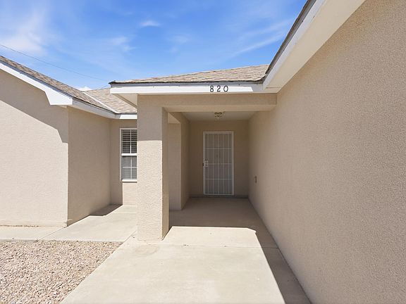 4th image of 820 Theresa Dr