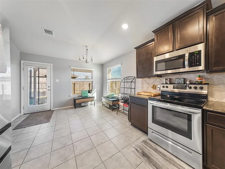 137 Hematite Ln — Photo 10