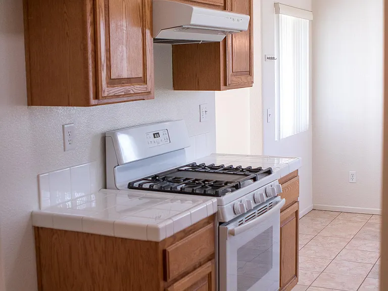Kitchen oven and refrigerator space