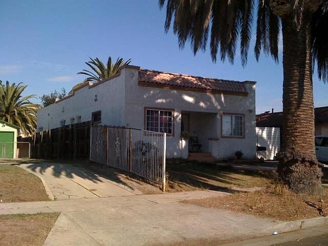 1st image of 1645 W 70th St