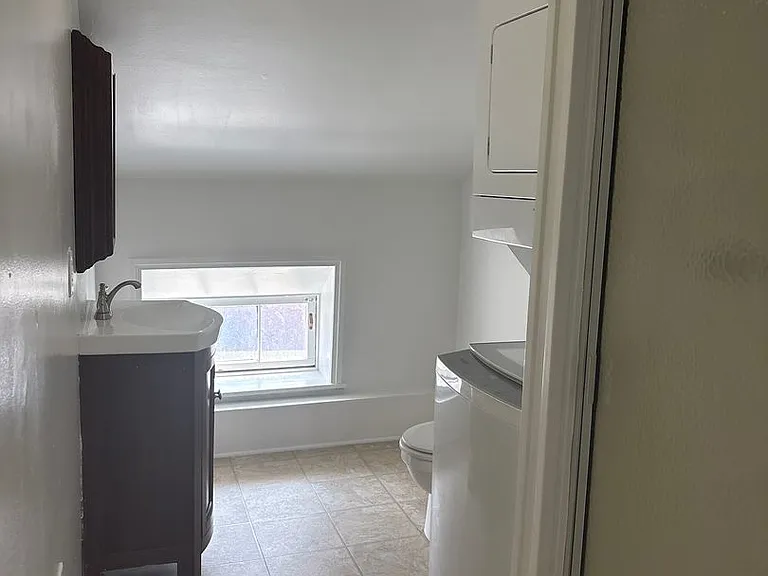 36 N Beaver St #3 — Photo 3