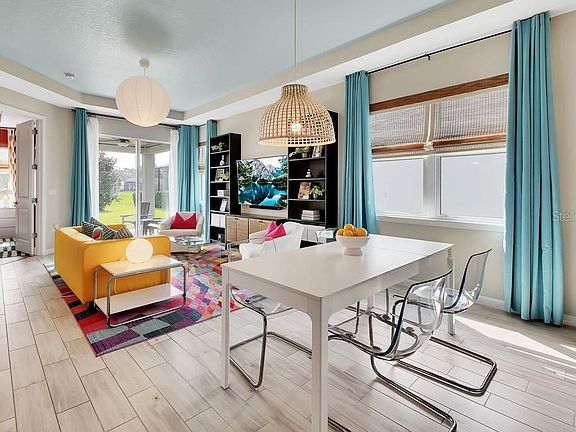 2nd image of 255 NORTHCOTE COURT