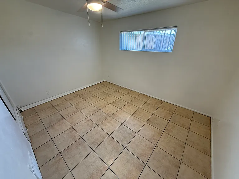 3839 W Hazelwood St #5 — Photo 12