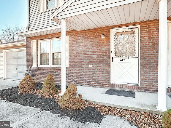 4th image of 623 Fulton St