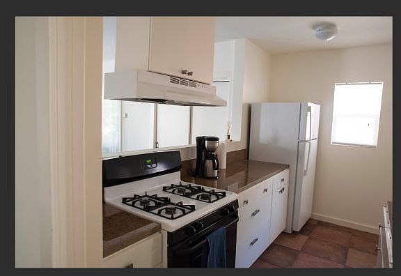 5th image of 2320 Moss Ave