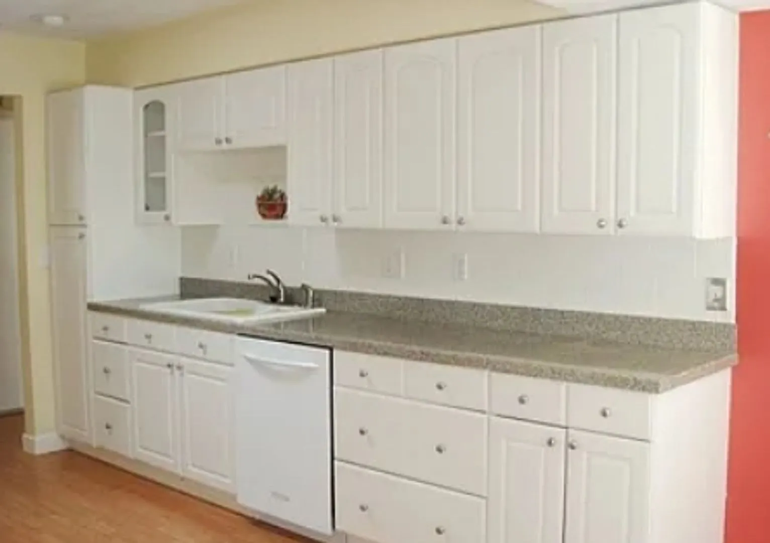 3 Bedroom Over 2000sqft — Photo 4