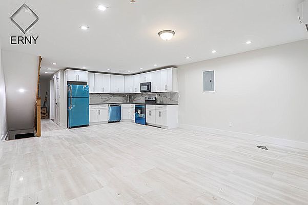1st image of 243A Vernon Ave #1B