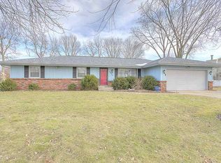 8605 Delta Dr, Machesney Park, IL