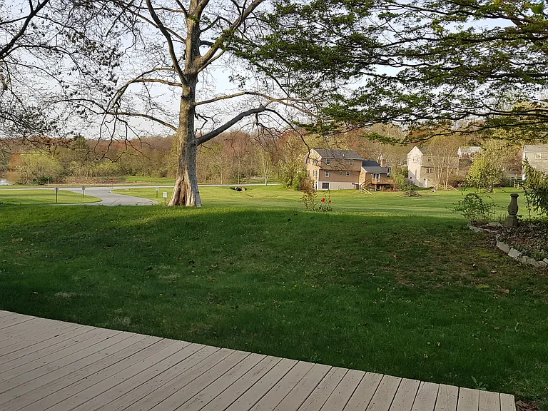 520 Merioneth Dr — Photo 12