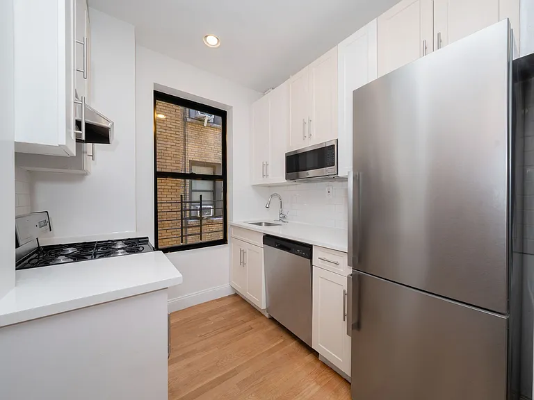 659 W 162nd St #24 — Photo 5