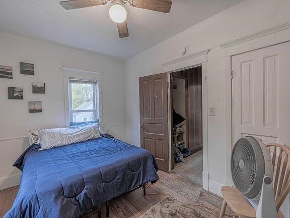 4th image of 409 W B St