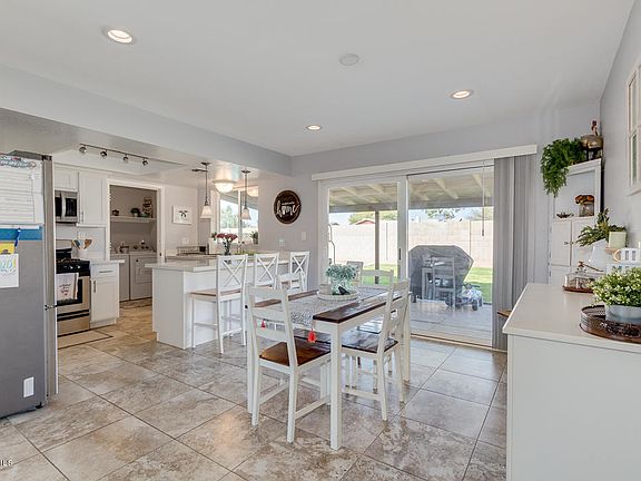 3rd image of 1554 W Villa Theresa Dr