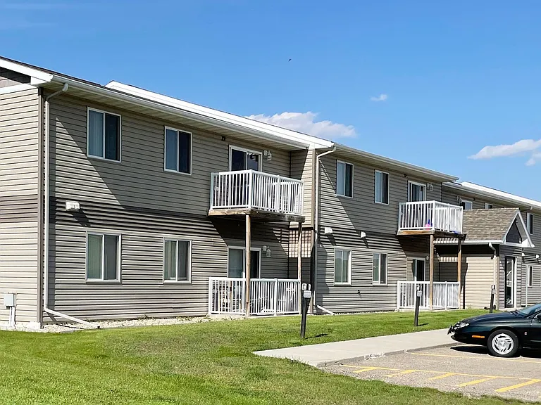 Lindenwood Apartments — Photo 7