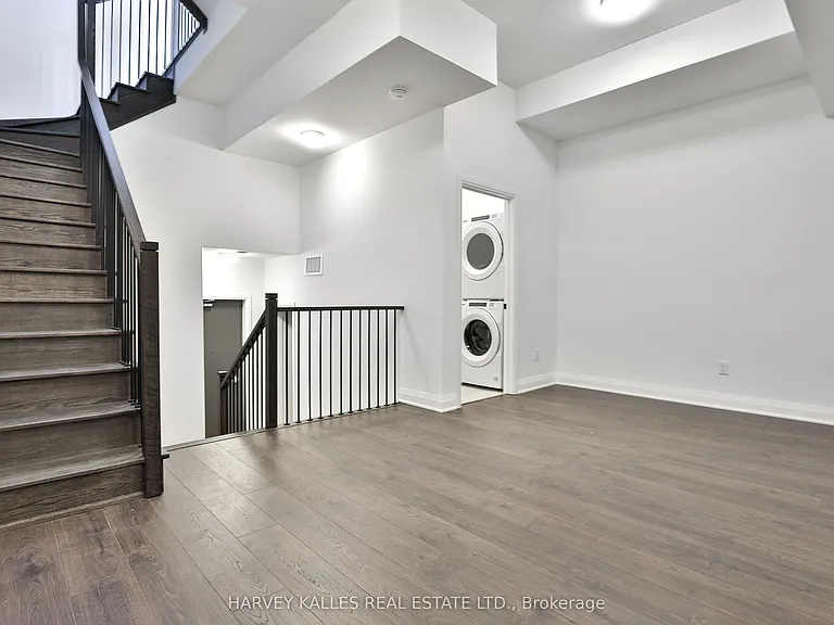 204 Atkinson Ave — Photo 16