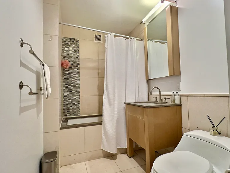 350 W 42nd St #10G — Photo 9