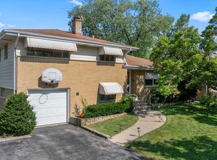 605 S George St, Mount Prospect, IL 60056