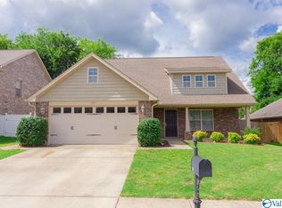 2517 Oak Place Dr SE, Huntsville, AL 35803